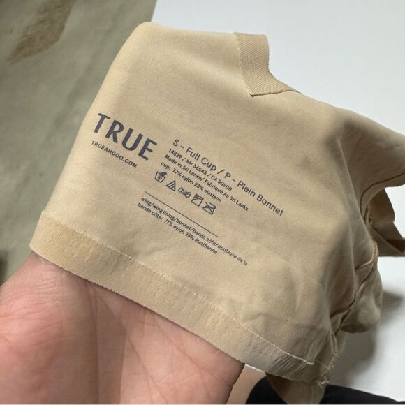 Nordstrom True & Co. Nude True Body Boost V-Neck Smoothing Bra - Picture 3 of 3